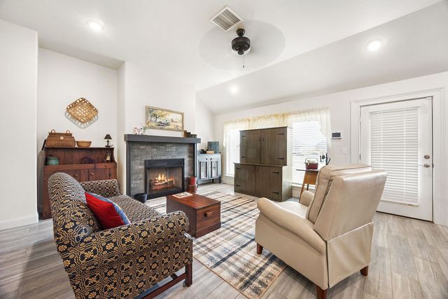 903 Lawlis Road, Siloam Springs, AR 72761