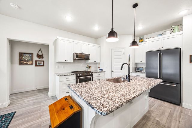 903 Lawlis Road, Siloam Springs, AR 72761