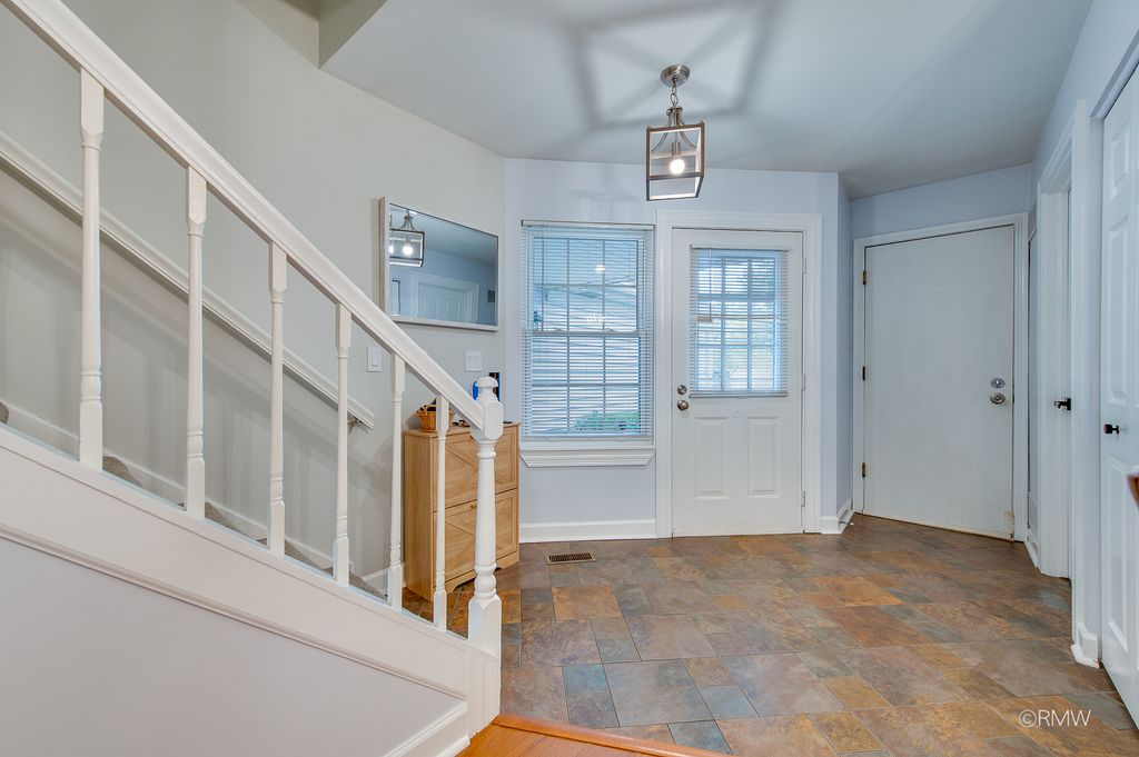 1357 Ridgefield Circle, Carol Stream, IL 60188 — photo 3