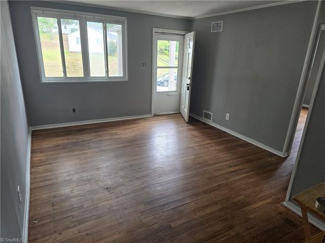 568 Overlook Street, Greensboro, NC 27403