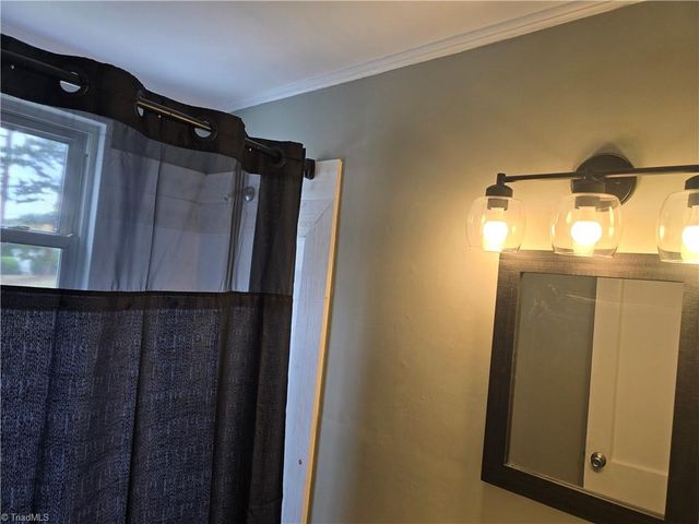 568 Overlook Street, Greensboro, NC 27403