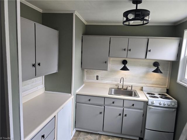 568 Overlook Street, Greensboro, NC 27403