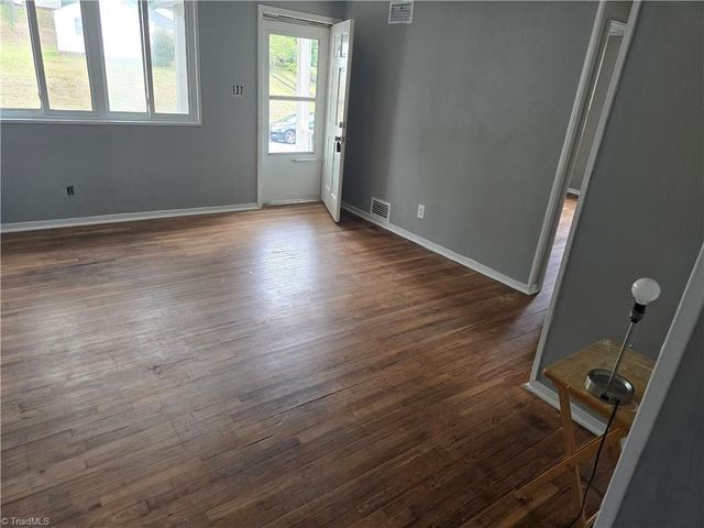 568 Overlook Street, Greensboro, NC 27403