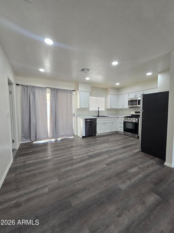517 W GROVE Street, Phoenix, AZ 85041 — photo 4