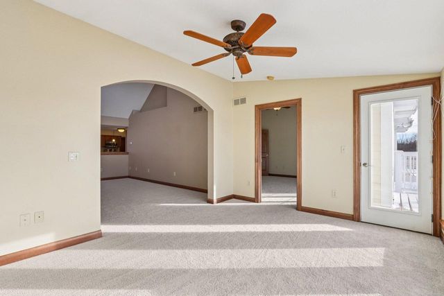 4041 S Fohr DRIVE, New Berlin, WI 53151