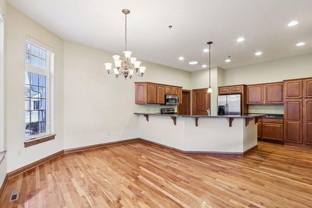 4041 S Fohr DRIVE, New Berlin, WI 53151