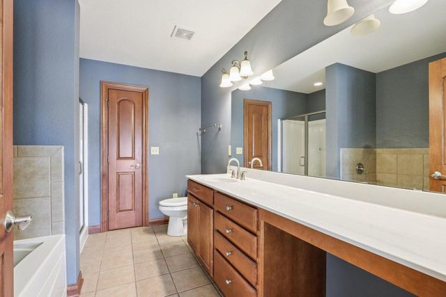 4041 S Fohr DRIVE, New Berlin, WI 53151