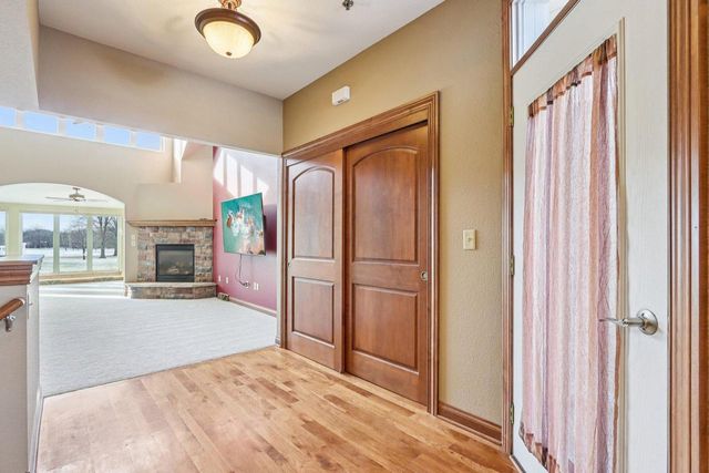 4041 S Fohr DRIVE, New Berlin, WI 53151