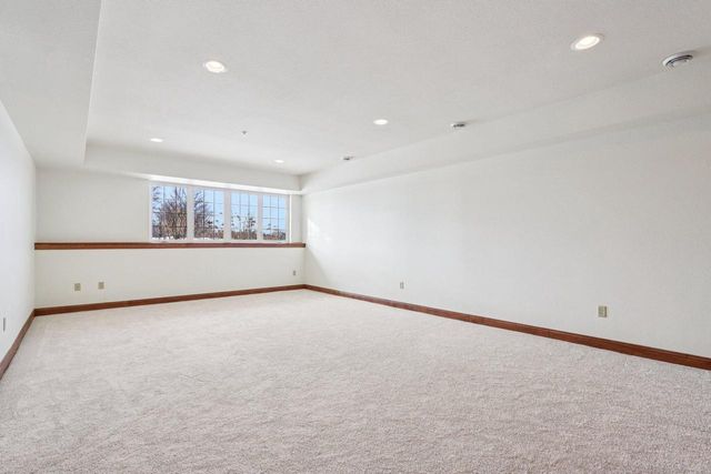 4041 S Fohr DRIVE, New Berlin, WI 53151