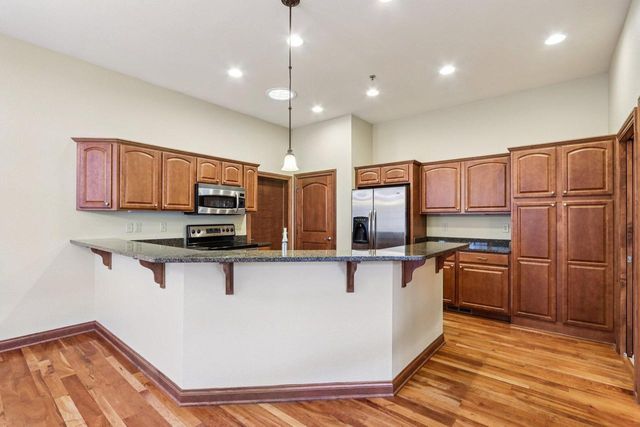 4041 S Fohr DRIVE, New Berlin, WI 53151