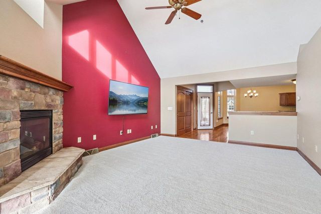 4041 S Fohr DRIVE, New Berlin, WI 53151