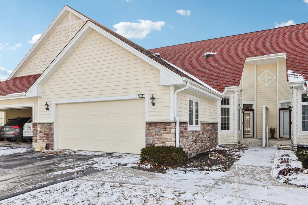 4041 S Fohr DRIVE, New Berlin, WI 53151