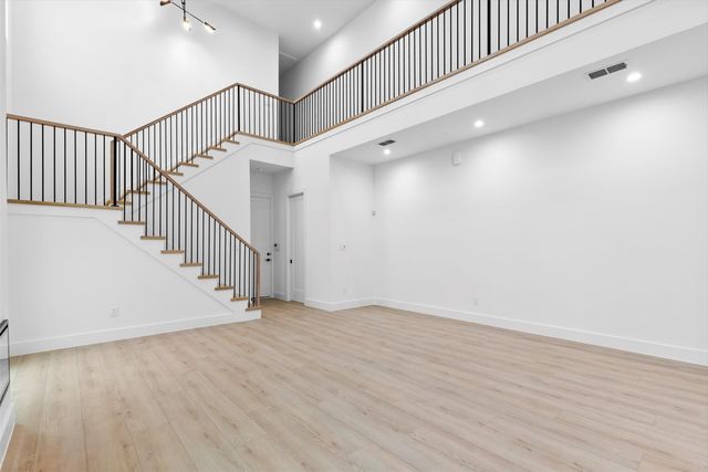 2812 Guymon Street, Dallas, TX 75212