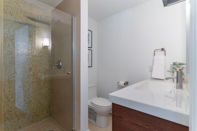 23 Strathmore Rd 1A, Brookline, MA 02445