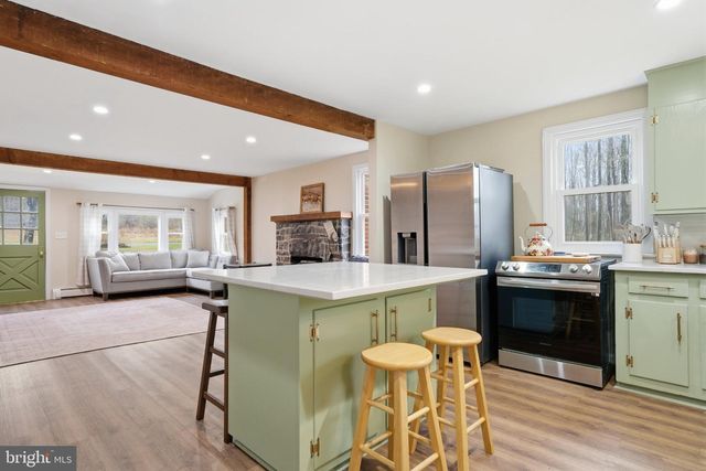 131 CRUSHER RD, Hopewell, NJ 08525