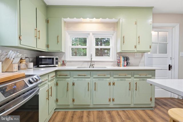 131 CRUSHER RD, Hopewell, NJ 08525