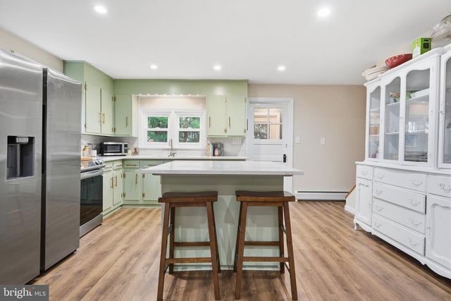 131 CRUSHER RD, Hopewell, NJ 08525