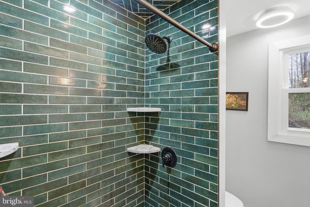 131 CRUSHER RD, Hopewell, NJ 08525