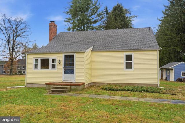 131 CRUSHER RD, Hopewell, NJ 08525