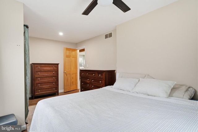 131 CRUSHER RD, Hopewell, NJ 08525