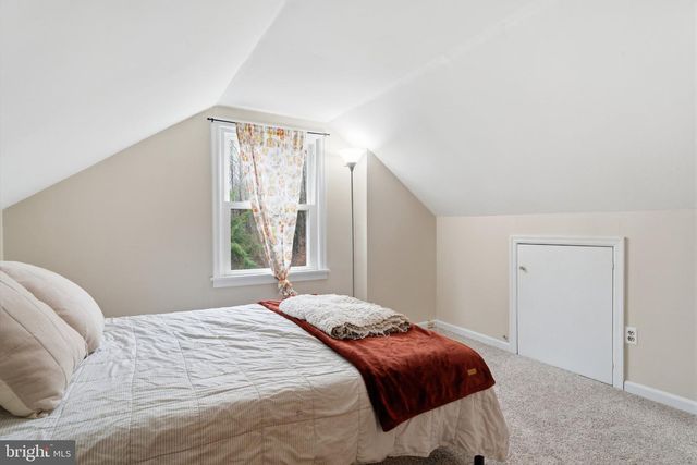 131 CRUSHER RD, Hopewell, NJ 08525