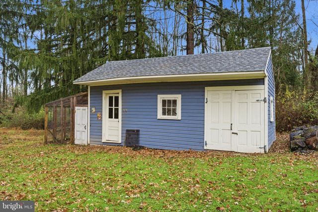 131 CRUSHER RD, Hopewell, NJ 08525
