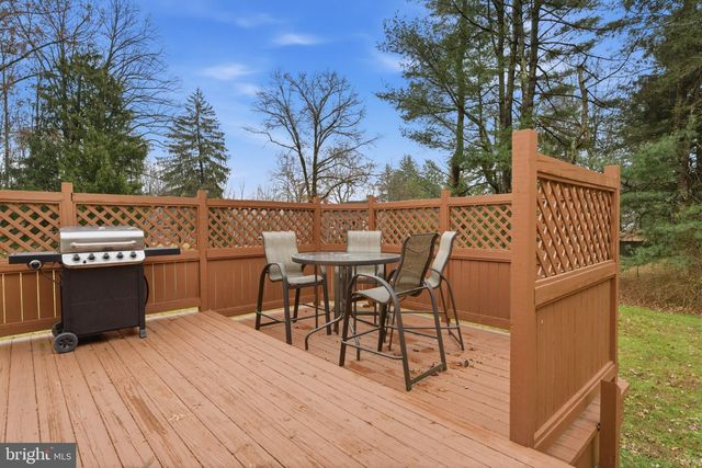 131 CRUSHER RD, Hopewell, NJ 08525