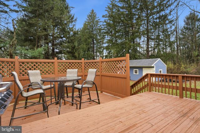 131 CRUSHER RD, Hopewell, NJ 08525