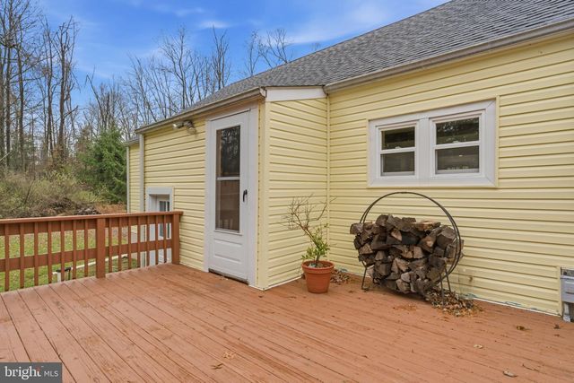 131 CRUSHER RD, Hopewell, NJ 08525