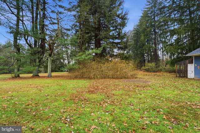 131 CRUSHER RD, Hopewell, NJ 08525