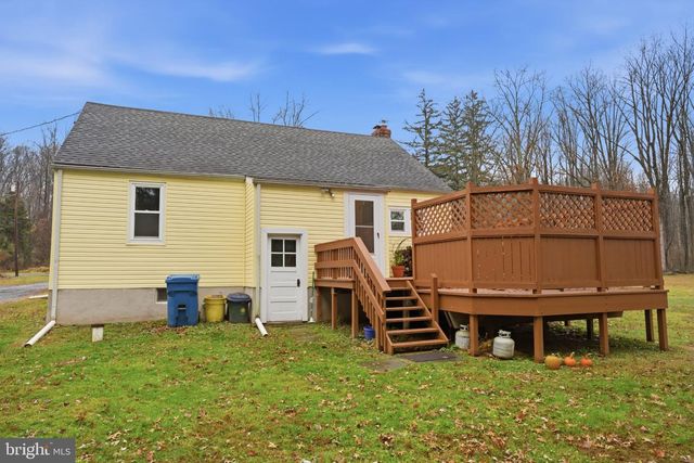 131 CRUSHER RD, Hopewell, NJ 08525