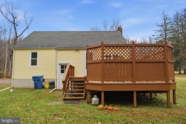 131 CRUSHER RD, Hopewell, NJ 08525