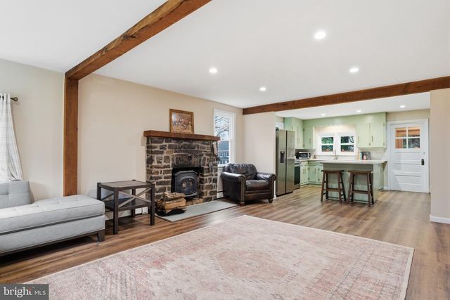 131 CRUSHER RD, Hopewell, NJ 08525