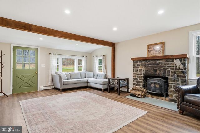 131 CRUSHER RD, Hopewell, NJ 08525