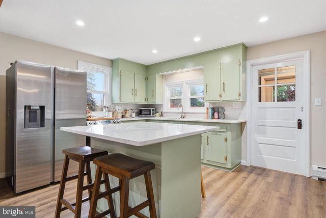 131 CRUSHER RD, Hopewell, NJ 08525