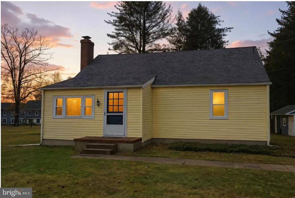131 CRUSHER RD, Hopewell, NJ 08525
