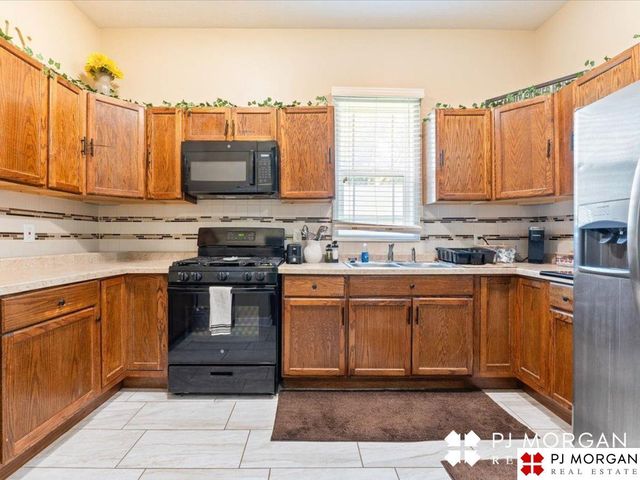 2729 S 23 Street, Omaha, NE 68108