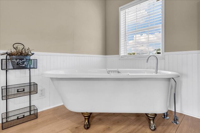 2657 Oak Grove Rd, Red Boiling Springs, TN 37150