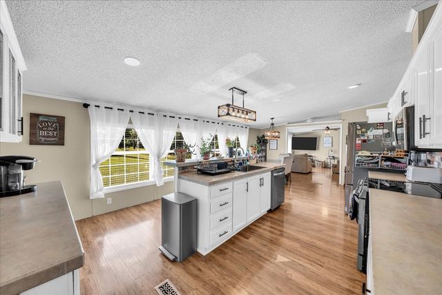 2657 Oak Grove Rd, Red Boiling Springs, TN 37150