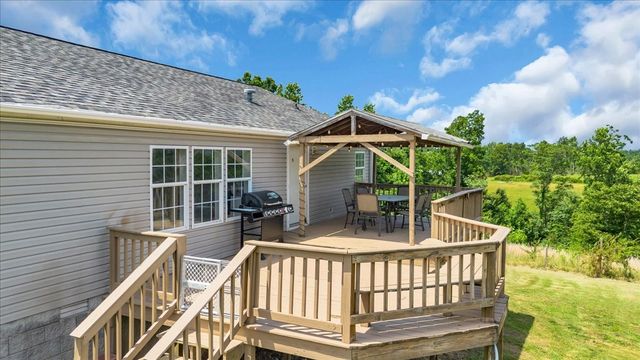2657 Oak Grove Rd, Red Boiling Springs, TN 37150