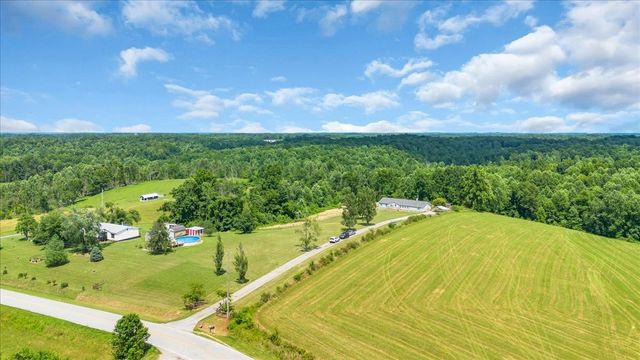 2657 Oak Grove Rd, Red Boiling Springs, TN 37150