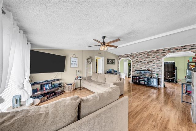2657 Oak Grove Rd, Red Boiling Springs, TN 37150