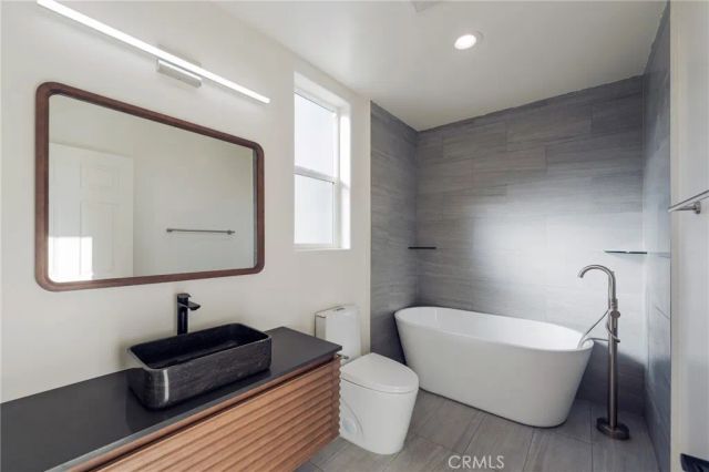 714 Chestnut Avenue, Los Angeles, CA 90042