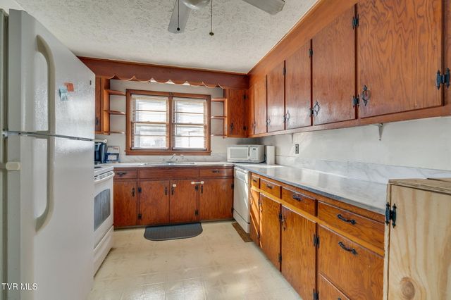 1343 Piney Flats Road, Watauga, TN 37694