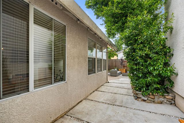 3360 Apollo Cir, Roseville, CA 95661