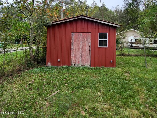 818 Cedar Grove Avenue, Picayune, MS 39466
