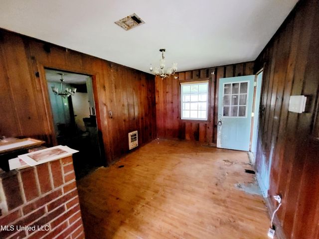 818 Cedar Grove Avenue, Picayune, MS 39466