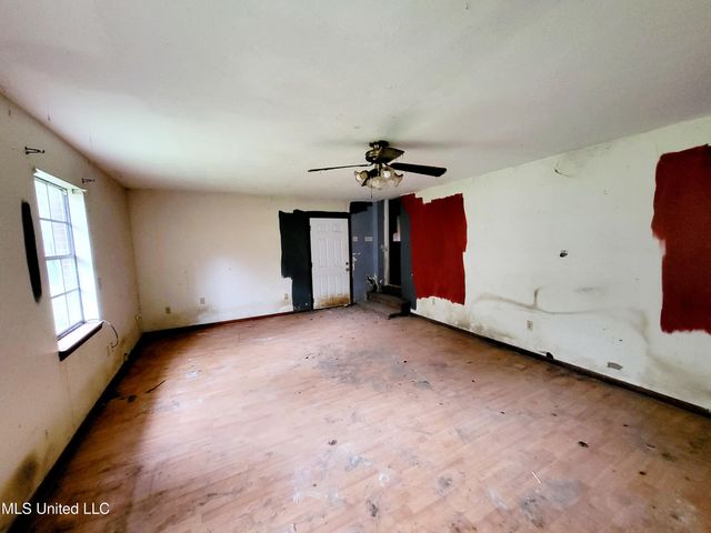 818 Cedar Grove Avenue, Picayune, MS 39466