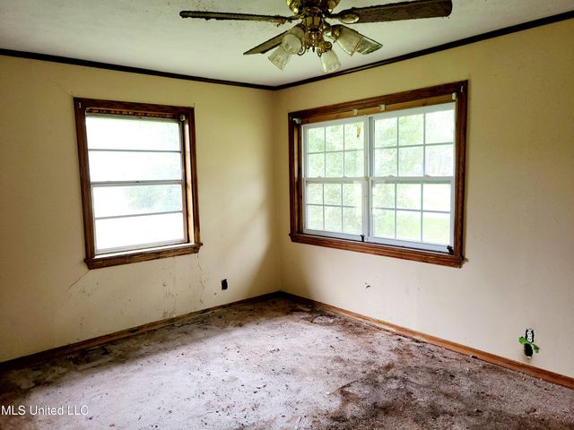 818 Cedar Grove Avenue, Picayune, MS 39466