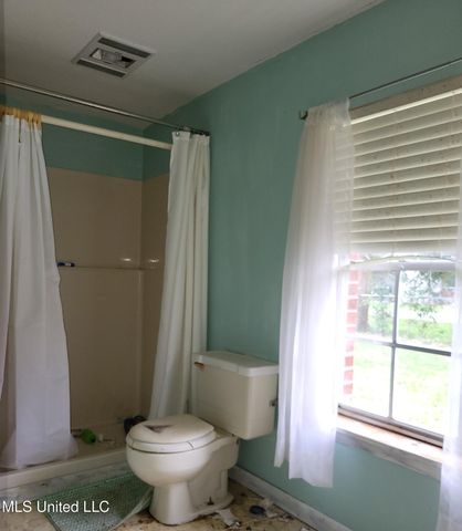 818 Cedar Grove Avenue, Picayune, MS 39466